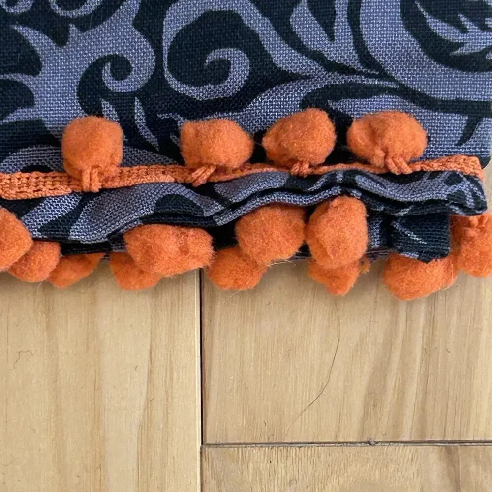 Pier 1 Day of the Dead Halloween Kitchen Towel‎ Embroidered Skull Crossbones